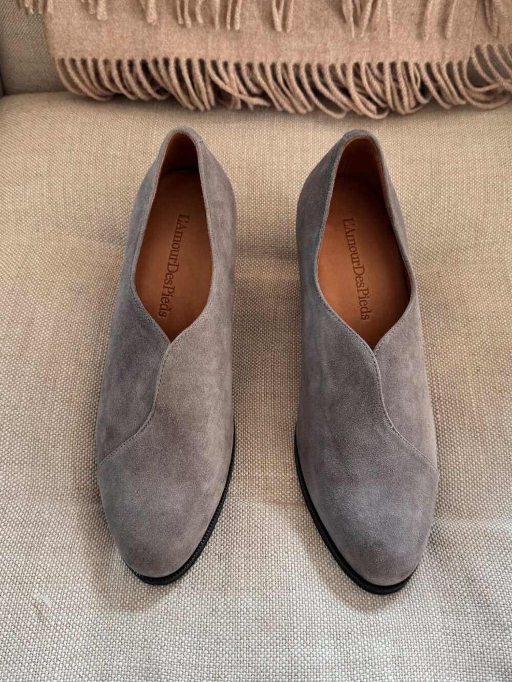 L' AMOUR DES PIEDS Jesicca Suede Block Heel Pumps